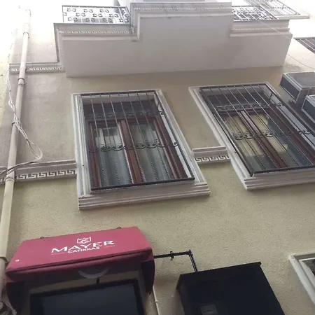 Mayer Catikkas Apartment